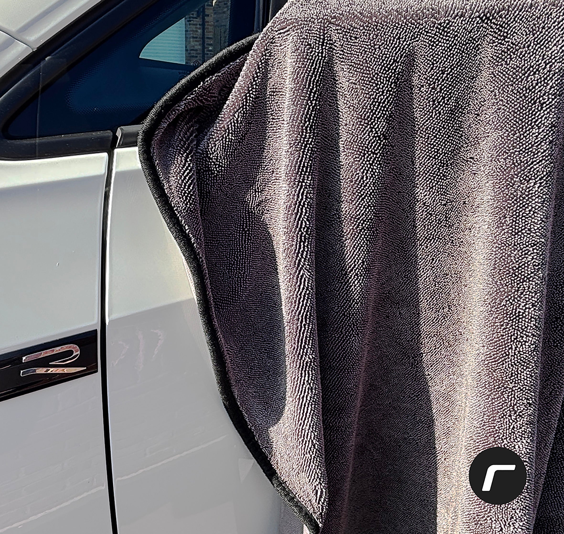 Our 800gsm Rennglanz Premium Drying Towel